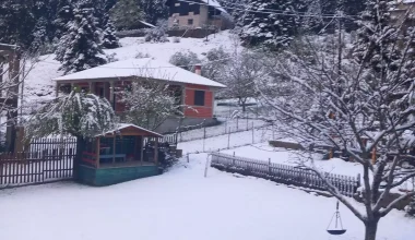 Έβαλαν τα «λευκά» τους τα Τρίκαλα – Πυκνή χιονόπτωση στο Περτούλι (φωτο)
