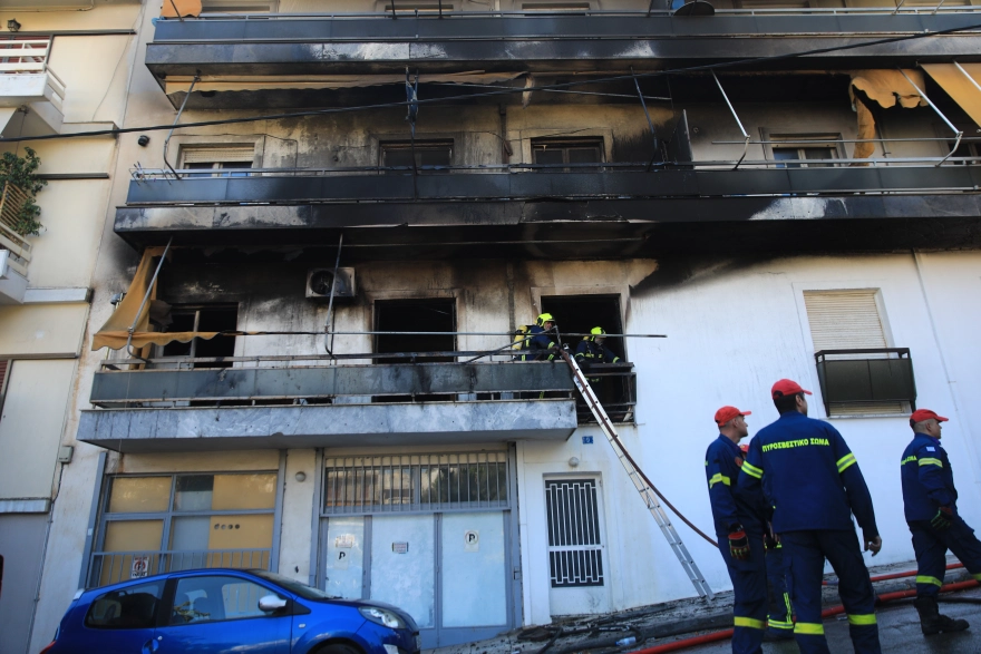 Ριζούπολη: Χειροπέδες σε έναν άνδρα για τη φωτιά στο διαμέρισμα – «Αυτός την έβαλε» λένε οι γείτονες