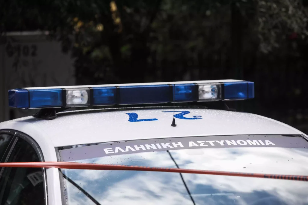 Καμίνια: Συνελήφθησαν δύο άτομα – Λήστεψαν οδηγό ταξί 