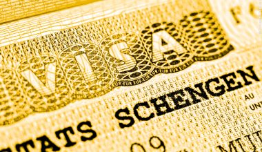 Τέλος για τη Golden Visa: Από «ευλογία» στα υψηλά ενοίκια και στις απρόσιτες τιμές των ακινήτων