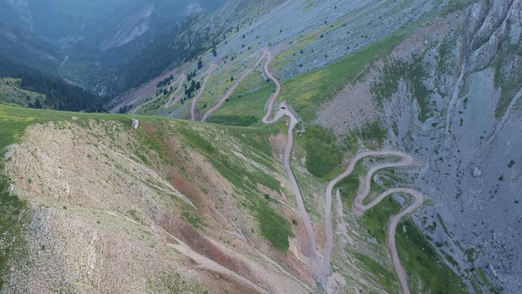 Πέρασμα Καλιακούδας: Μία από τις πιο επικίνδυνες διαδρομές στην Ελλάδα – Πού βρίσκεται (βίντεο)
