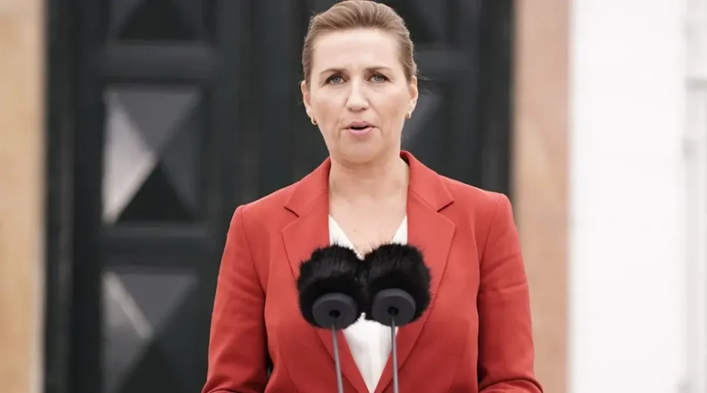 Δανία: Η πρωθυπουργός Φρεντέρικσεν αποκάλυψε δημόσια τις απειλές που λαμβάνει μέσω social media