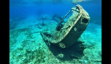 Το ελληνικό νησί στο οποίο θεωρείται ότι βρίσκεται το αρχαιότερο ναυάγιο στον κόσμο (βίντεο)