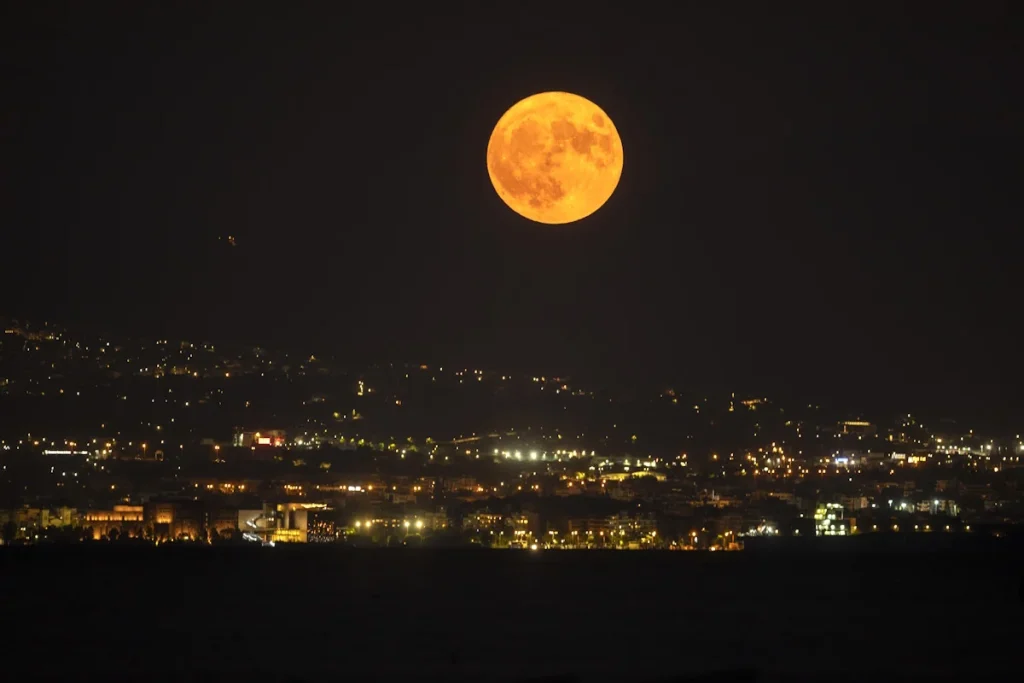 «Ροζ Φεγγάρι»: Πλησιάζει η πανσέληνος του Απριλίου