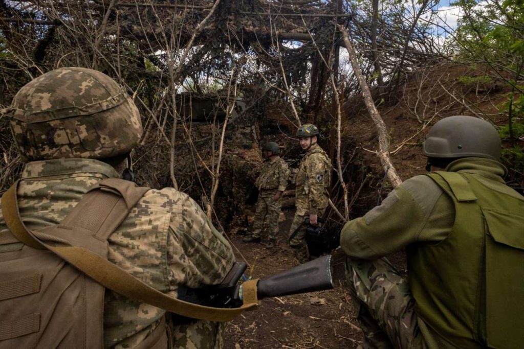 Ουκρανικός Στρατός: «Η Ρωσία έχει 25.000 στρατιώτες που προσπαθούν να εισβάλουν στο  Τσάσιβ Γιαρ»