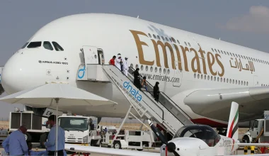 Ντουμπάι: 30.000 αποσκευές πρέπει να επιστρέψει η Emirates λόγω της κακοκαιρίας