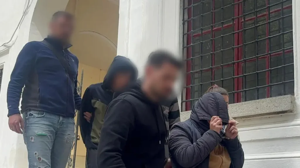 Πήραν προθεσμία για να απολογηθούν οι γονείς του βρέφους που πέθανε από πνιγμό στην Κω