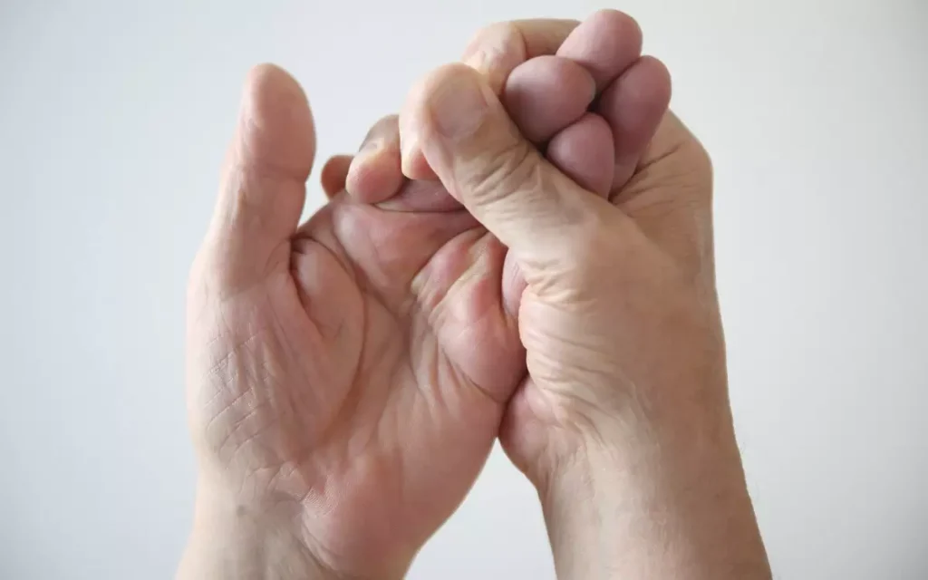 Για ποιο λόγο μουδιάζουν τα δάχτυλα των χεριών σας;