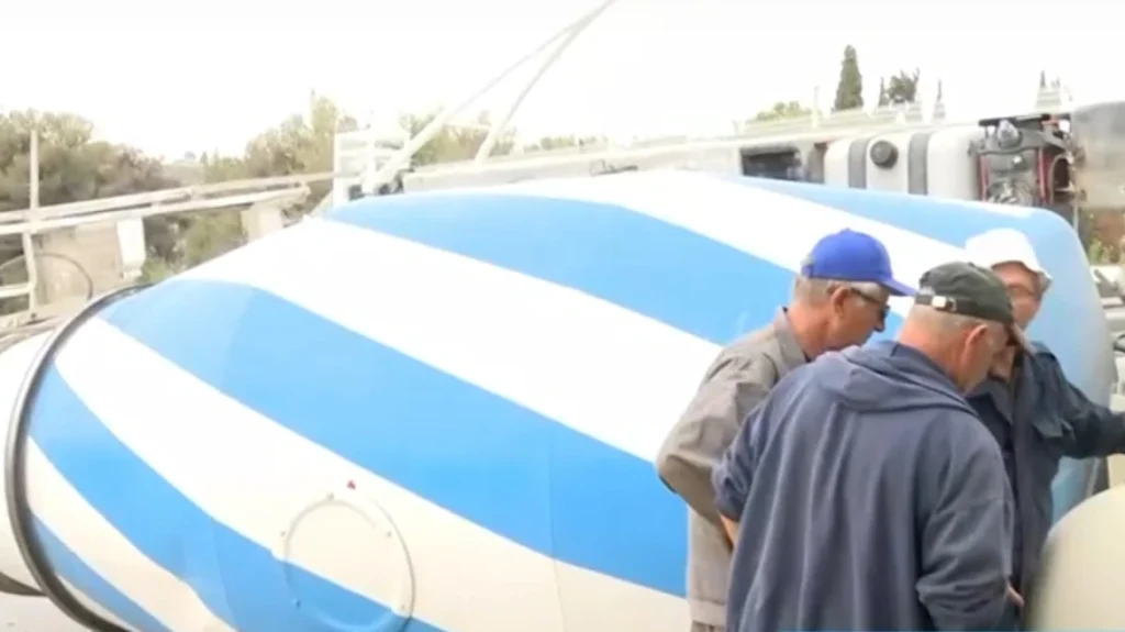 Χαϊδάρι: Κάμερα κατέγραψε τη στιγμή που ανατρέπεται μπετονιέρα (βίντεο)