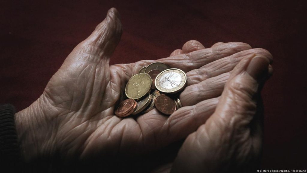 «Καιρός να ειπωθούν αλήθειες»: Σύνταξη 800 ευρώ μετά από 40 χρόνια δουλειάς – Οι συνταξιούχοι θα συνεχίσουν την εργασία μετά τα 70!