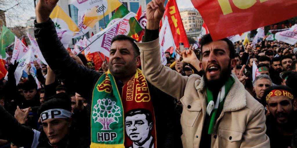 Ο Υπουργός Δικαιοσύνης της Τουρκίας προειδοποιεί το φιλοκουρδικό κόμμα DEM με διακοπή λειτουργίας του
