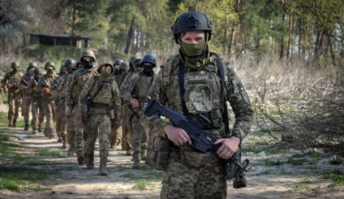 Βίντεο: «Θάβουν» ζωντανούς όσους αρνούνται να στρατολογηθούν και να πολεμήσουν στην ανατολική Ουκρανία!