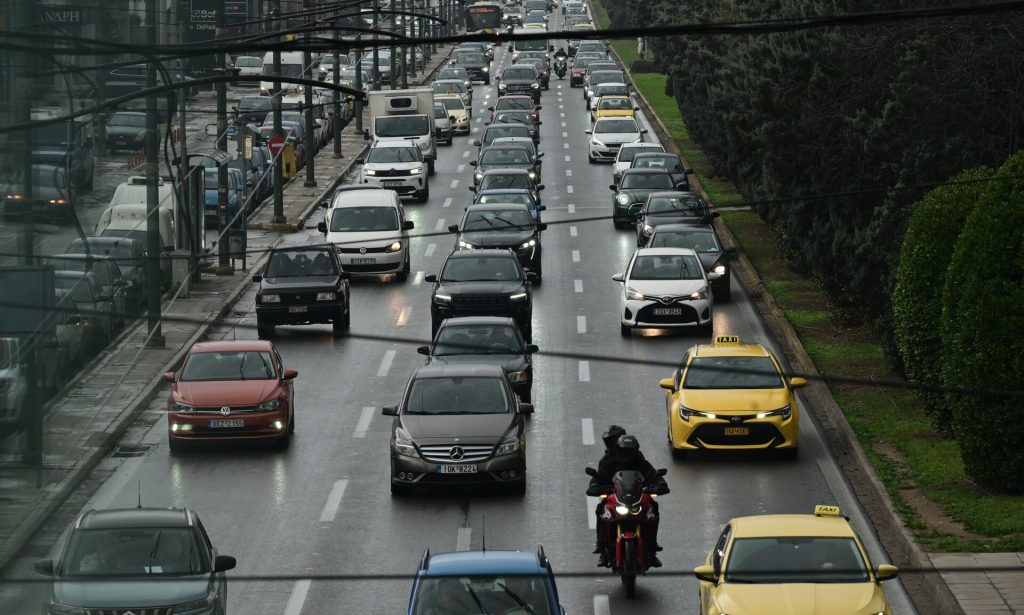 Αυξημένη η κίνηση στους δρόμους της Αττικής – Ποιους να αποφύγετε (χάρτης)