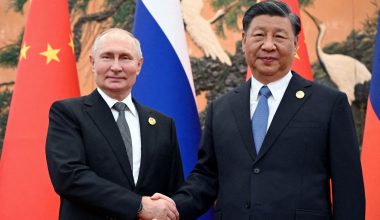 Στην Κίνα τον Μάιο ο Β.Πούτιν – «Απάντηση» στο χρηματοδοτικό πακέτο των ΗΠΑ προς Ταιβάν κατά του Πεκίνου