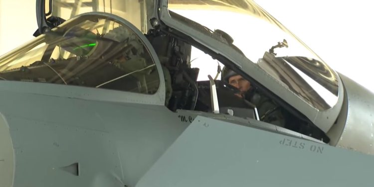 Γενς Στόλτενμπεργκ σε πτήση με Eurofighter της Luftwaffe πάνω από την Γερμανία (βίντεο)