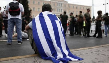 Αποκαλυπτικό άρθρο από FT: «Η Ελλάδα είναι η φτωχότερη στην ζώνη του Ευρώ – Δεν θα είναι παράξενο αν την ξεπεράσει και η Βουλγαρία»