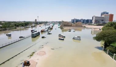 ΗΑΕ: Περιστατικά μόλυνσης από το νερό μετά τις πλημμύρες
