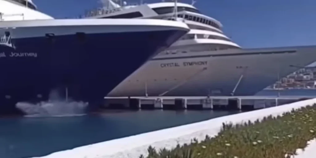 Τουρκία: Kάμερα κατέγραψε τη στιγμή που κρουαζιερόπλοιο πέφτει σε προβλήτα (βίντεο)