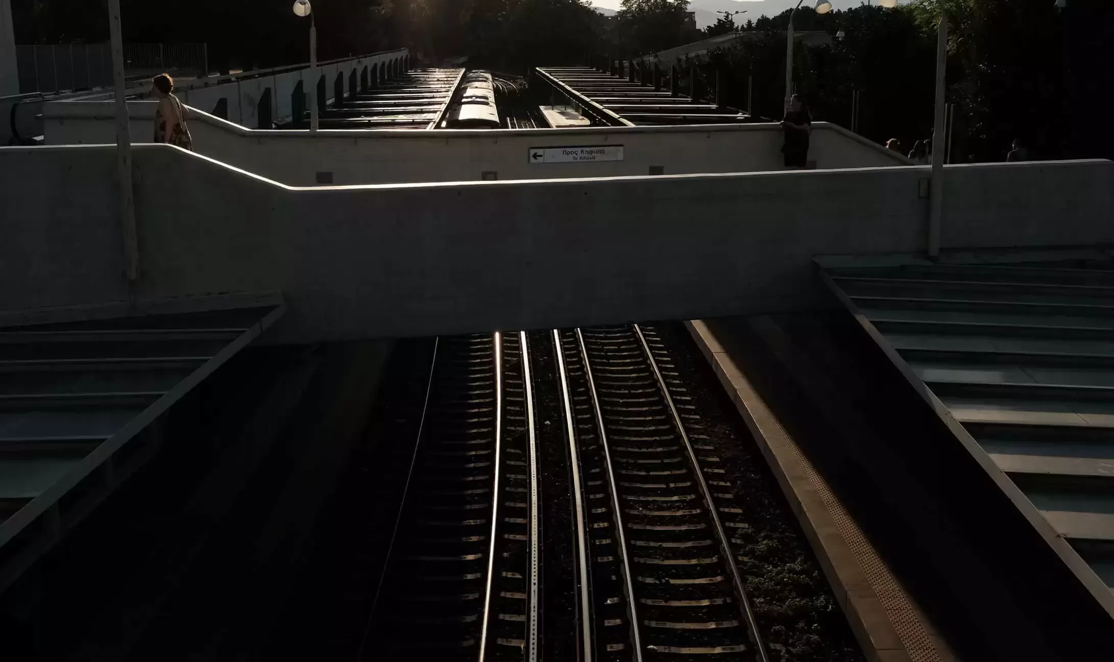 ΗΣΑΠ: Ακινητοποιήθηκαν οι συρμοί – Άτομα είχαν μπει στις γραμμές