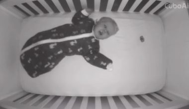 Βίντεο: Η στιγμή που ένα μωρό 7 μηνών πνίγεται από την πιπίλα του