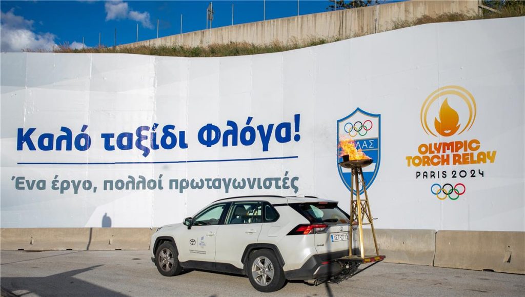 Βίντεο: Το αυτοκίνητο που μετέφερε την Ολυμπιακή Φλόγα ήταν γεμάτο με φιάλες υγραερίου!