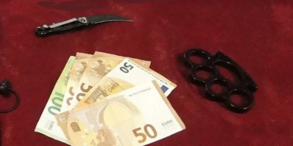 Θεσσαλονίκη: Με πτυσσόμενο μαχαίρι και σιδερογροθιά λήστευε η συμμορία νεαρών που εξαρθρώθηκε από την ΕΛ.ΑΣ 