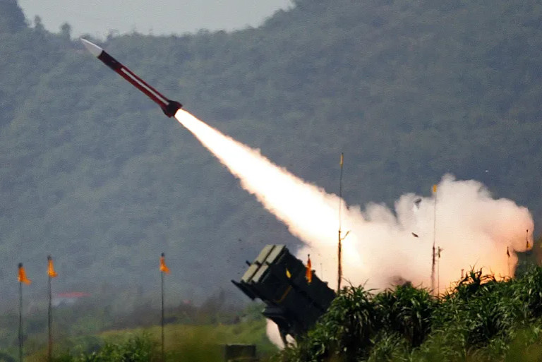 Ισπανία: Την παράδοση πυραύλων Patriot στην Ουκρανία επιβεβαίωσε η υπουργός Άμυνας