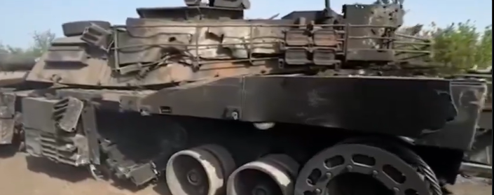 Άρμα μάχης M1A1 Abrams εξοπλισμένο με ARAT καταστράφηκε κοντά στο Ντόνετσκ της Ουκρανίας