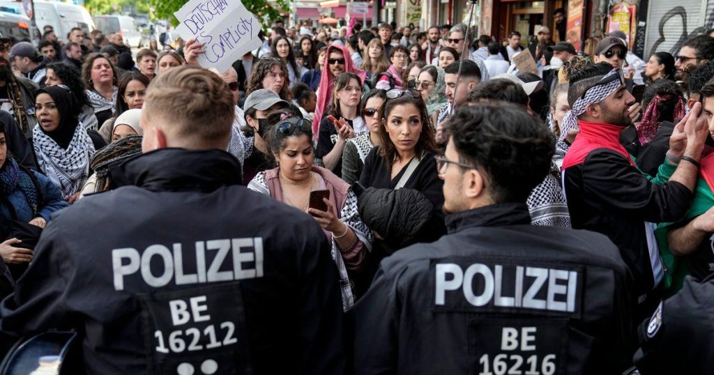 Γερμανία: Διαδήλωση ισλαμιστών στο Αμβούργο – Κατηγορούν την κυβέρνηση για «εχθρική πολιτική προς το Ισλάμ»