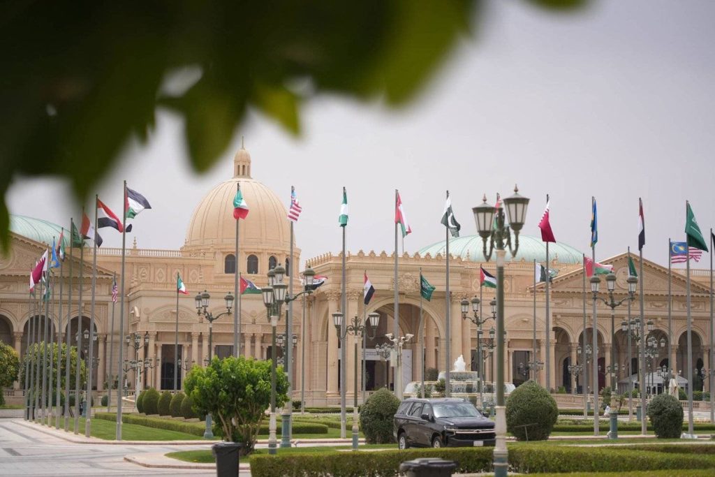Συνεδρίαση του WEF στην Σαουδική Αραβία με επίκεντρο την Μέση Ανατολή: «Ο κόσμος ισορροπεί μεταξύ ευημερίας και ασφάλειας»