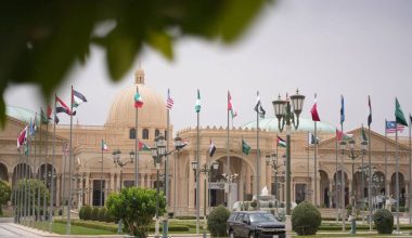 Συνεδρίαση του WEF στην Σαουδική Αραβία με επίκεντρο την Μέση Ανατολή: «Ο κόσμος ισορροπεί μεταξύ ευημερίας και ασφάλειας»