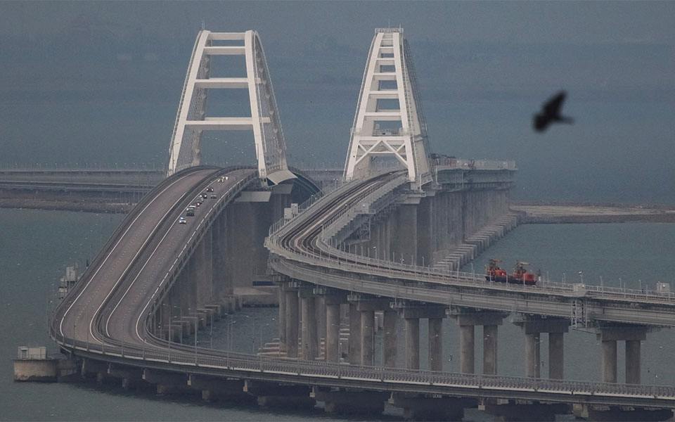 Rostec: «Η γέφυρα της Κριμαίας προστατεύεται αποτελεσματικά αλλά δεν μπορούμε να είμαστε 100% σίγουροι»
