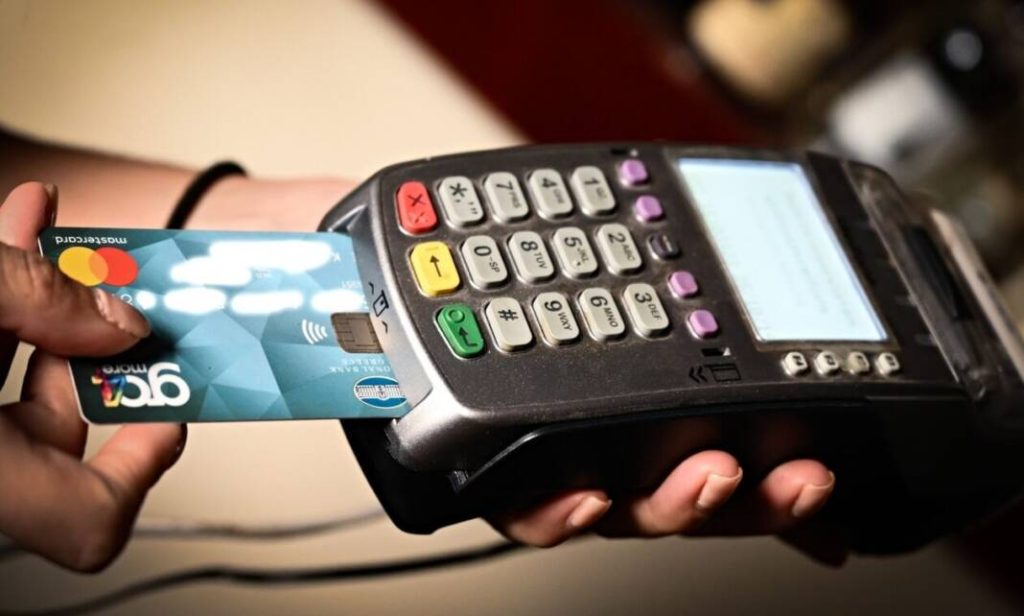 Εκπνέει αύριο η προθεσμία για την διασύνδεση των POS με τις ταμειακές μηχανές