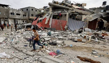 Δυτική Όχθη: Ισραηλινοί πολίτες επιτέθηκαν σε ανθρωπιστική αποστολή βοήθειας προς τη Γάζα (βίντεο)