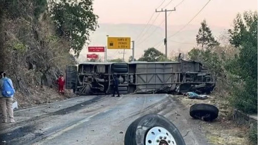 Μεξικό: Τροχαίο με ανατροπή λεωφορείου – Τουλάχιστον 14 νεκροί (βίντεο)