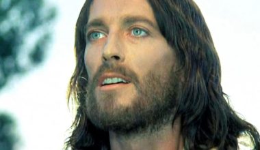 Ρόμπερτ Πάουελ: Δείτε πως είναι σήμερα ο ηθοποιός που υποδύθηκε τον «Ιησού από τη Ναζαρέτ»