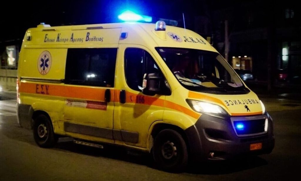 Τρίκαλα: Οδηγός έπαθε ανακοπή καρδιάς και πέθανε στο τιμόνι – Το όχημα του «καρφώθηκε» σε κολώνα 