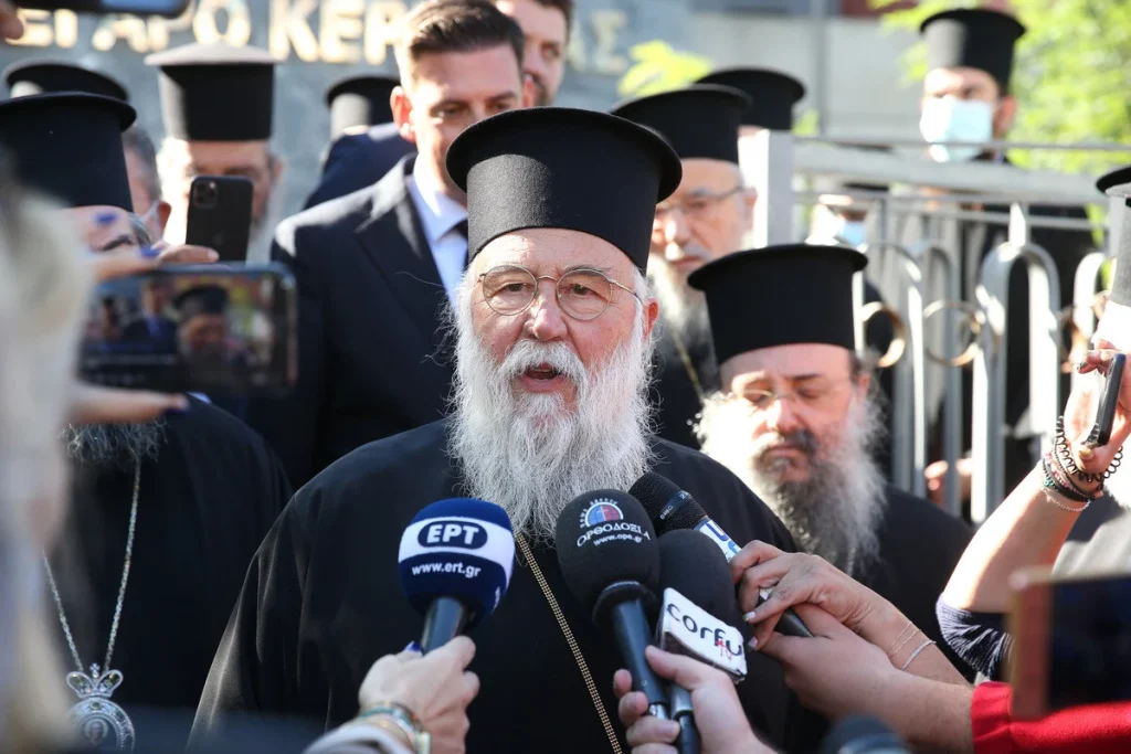 Μητροπολίτης Κέρκυρας για γάμους ομοφυλοφίλων απο άμβωνος: «Η κυβέρνηση στο όνομα του δικαιωματισμού αδιαφορεί για την οικογένεια»