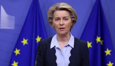 Η Φον ντερ Λάιεν δηλώνει ότι η «ΕΕ θα είναι στο πλευρό των Κυπρίων για λύση του Κυπριακού»