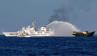 Βίντεο: Σύγκρουση σκάφους της κινεζικής Ακτοφυλακής με φιλιππινέζικο πλοίο