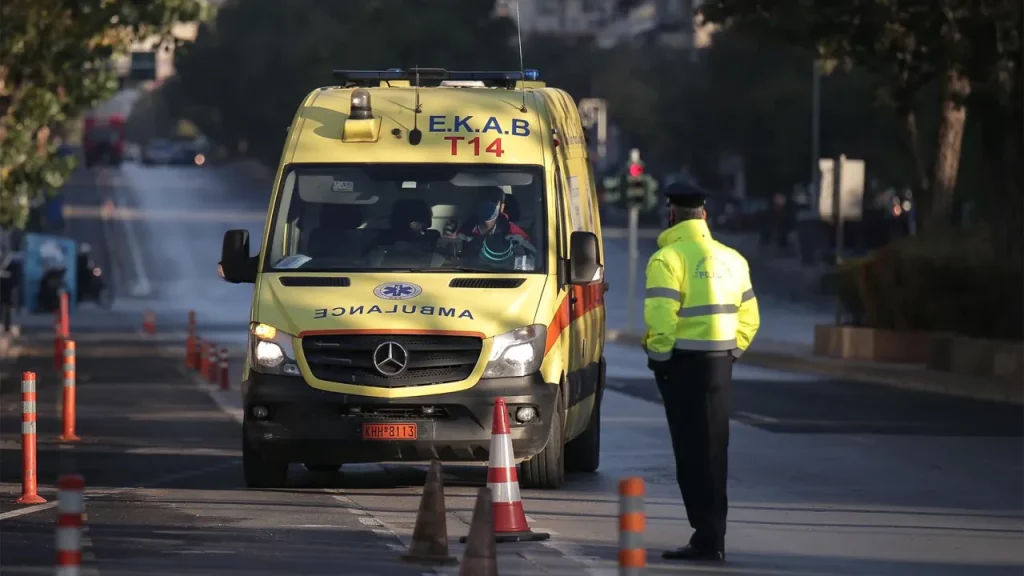 Κρήτη: Μηχανή συγκρούστηκε με αυτοκίνητο στον ΒΟΑΚ – Νεκρή 25χρονη