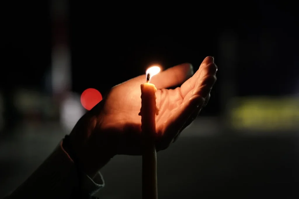 Ολοκληρώθηκε η τελετή αφής του Αγίου Φωτός στα Ιεροσόλυμα (βίντεο) (upd)