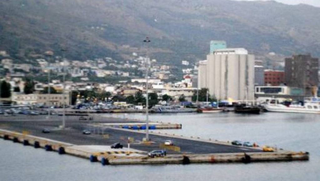 Χανιά: Ναυτικός τραυματίστηκε στο κεφάλι μέσα σε πλοίο στο λιμάνι της Σούδας