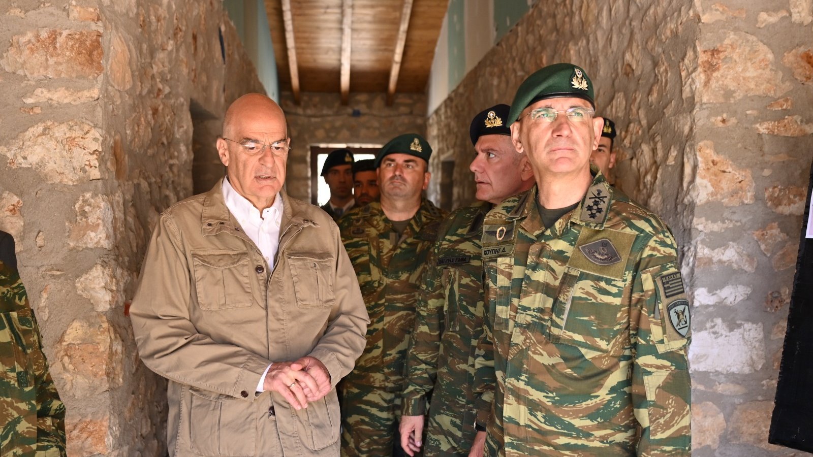 Ν.Δένδιας: Κατέθεσε στεφάνι στο μνήμα της Κυράς της Ρω (φώτο)