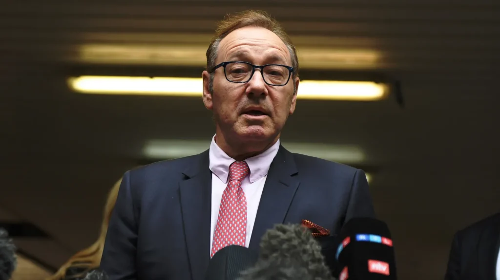 Κ.Σπέισι: Σαφώς και συνευρέθηκα με κάποιους άνδρες και φλέρταρα 20χρονους αλλά δεν έκανα κάτι παράνομο