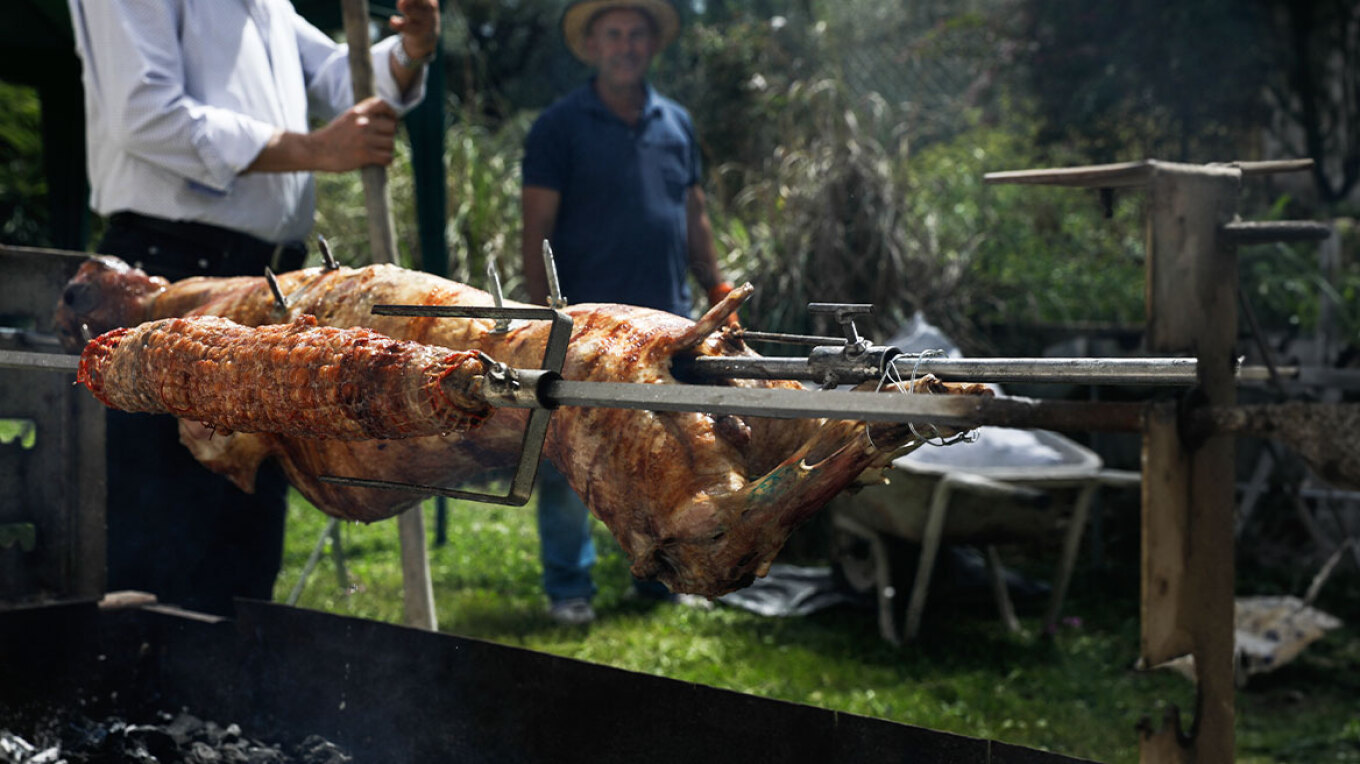 Κυριακή του Πάσχα: Με τι καιρό θα σουβλίσουμε τον οβελία – Η πρόγνωση της ΕΜΥ για όλη τη χώρα