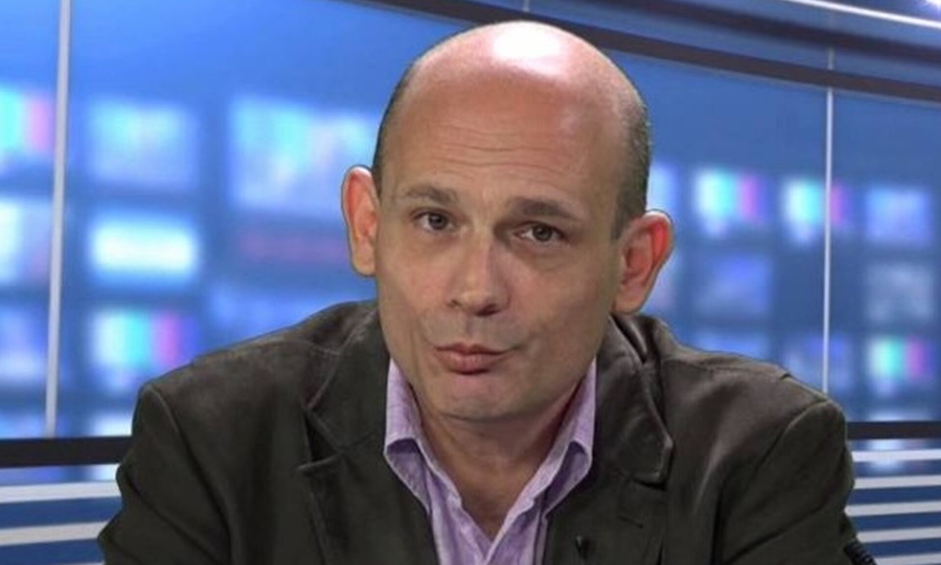 Πάρις Καρβουνόπουλος: Εγκεφαλικό υπέστη ο γνωστός δημοσιογράφος (upd2)