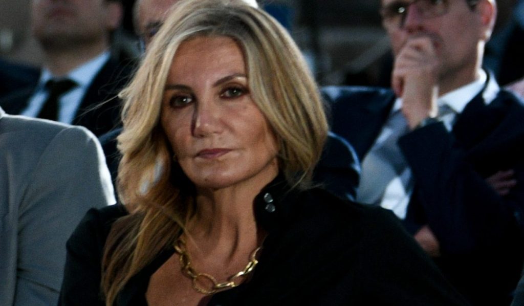 Μαρέβα Γκραμπόβσκι: Με Ιερατικό Σταυρό εμφανίστηκε στην Ακολουθία του Επιταφίου (φωτο)