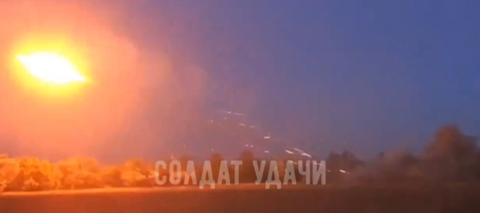 Ρωσικές θέσεις βομβών MLRS πλήττουν ουκρανικές δυνάμεις στο Staromaiorske