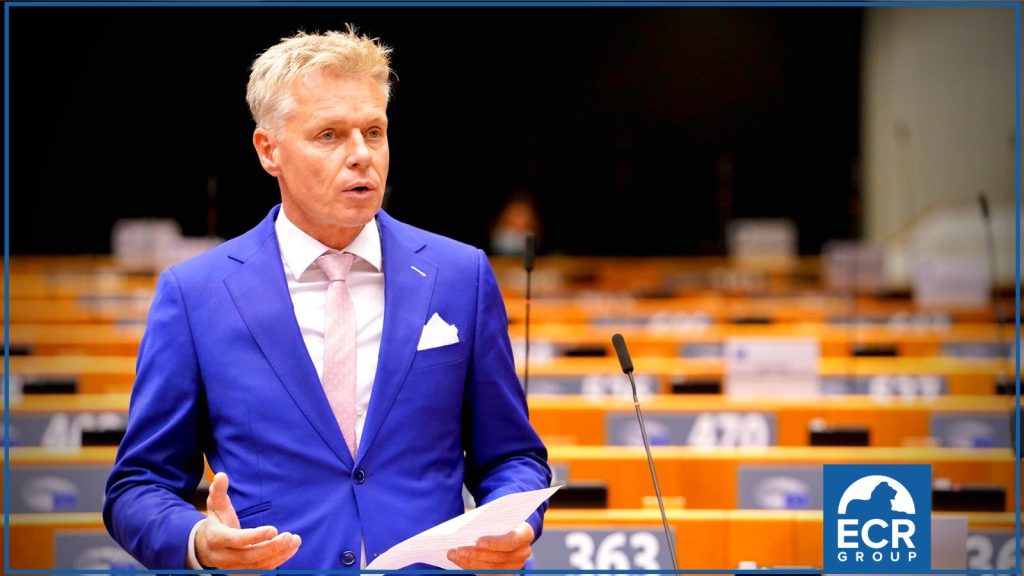 Robert Roos: «Η Ευρώπη οδεύει προς ένα νέο είδος κομμουνισμού – Θα καταργηθεί το έθνος κράτος»